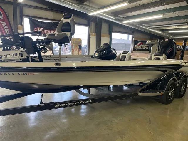 Slide: The Image of Ranger Z521C Comanche® 2014 - 9