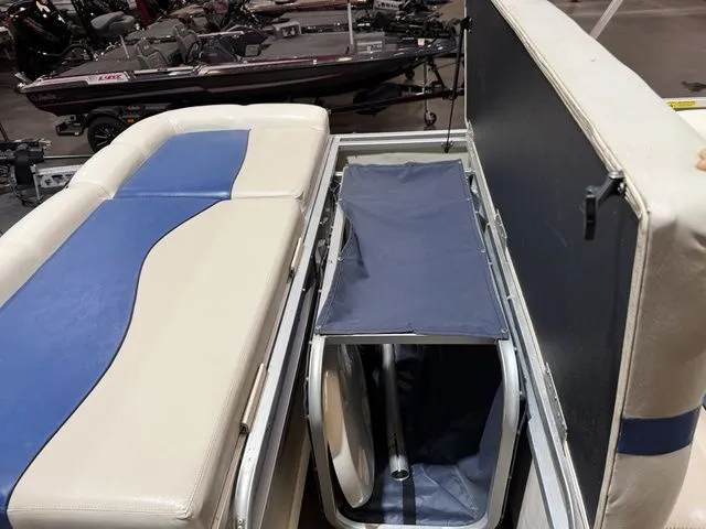 Slide: The Image of SunCatcher LX3 Tri-Toon W/ Yamaha 150 2004 - 10