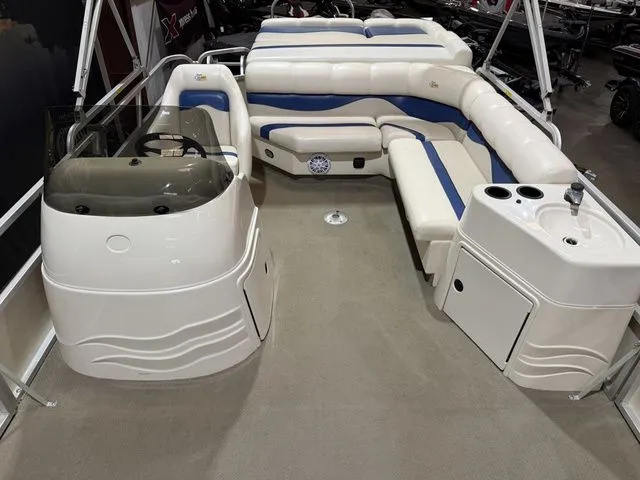 Slide: The Image of SunCatcher LX3 Tri-Toon W/ Yamaha 150 2004 - 20