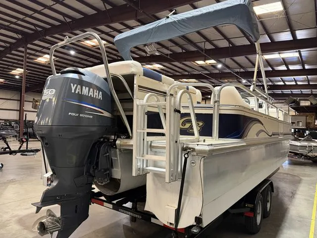 Slide: The Image of SunCatcher LX3 Tri-Toon W/ Yamaha 150 2004 - 5