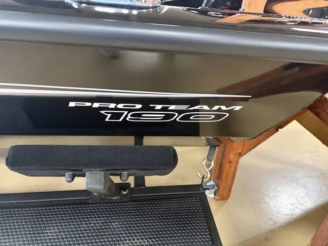 Slide: The Image of Tracker Pro Team 190 TX 2026 - 14