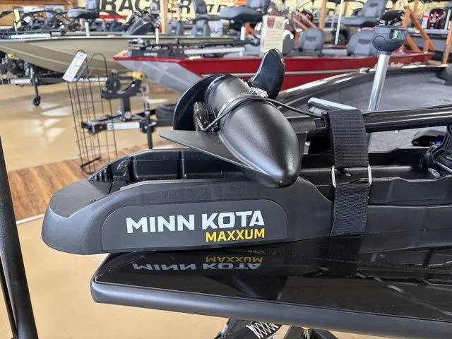 Slide: The Image of Tracker Pro Team 190 TX 2026 - 3