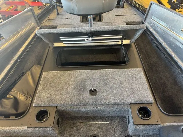 Slide: The Image of Tracker Pro Team 195 TXW 2026 - 10