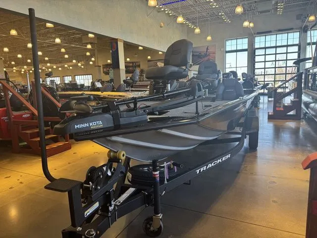 Slide: The Image of Tracker Pro Team 195 TXW 2026 - 22