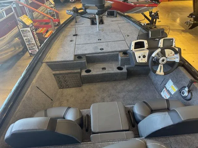 Slide: The Image of Tracker Pro Team 195 TXW 2026 - 4