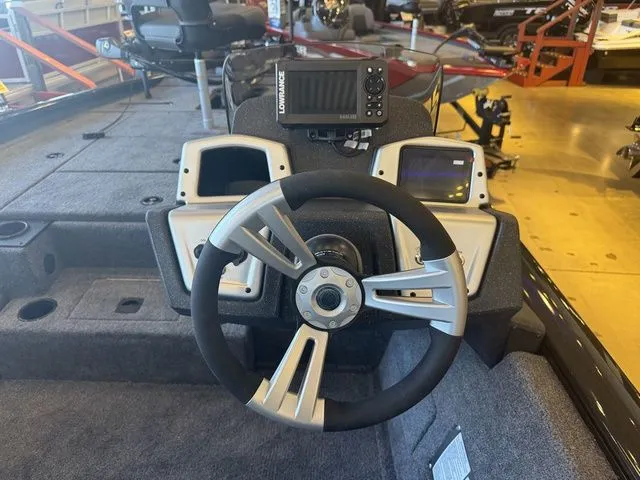 Slide: The Image of Tracker Pro Team 195 TXW 2026 - 5