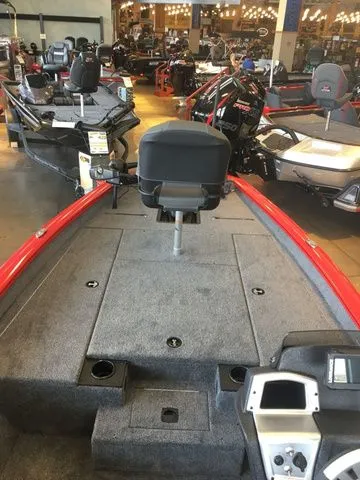 Slide: The Image of Tracker Pro Team 190 TX 2026 - 21