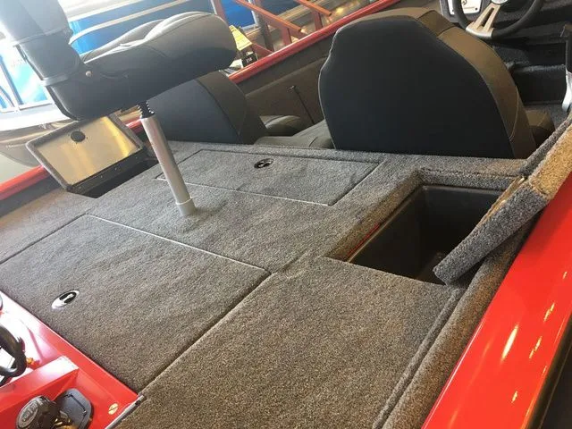 Slide: The Image of Tracker Pro Team 190 TX 2026 - 26