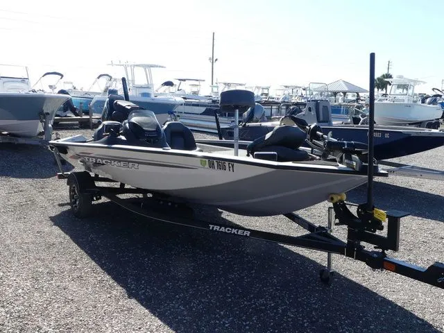 Slide: The Image of Tracker Pro Team 175 TXW 2021 - 3