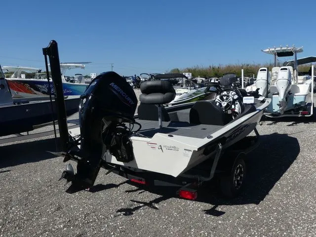 Slide: The Image of Tracker Pro Team 175 TXW 2021 - 4