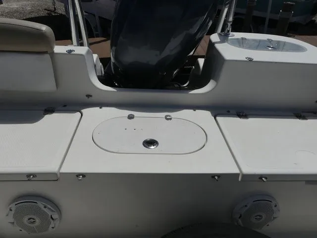 Slide: The Image of NauticStar 2102 Legacy 2016 - 30