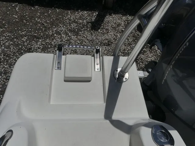 Slide: The Image of NauticStar 2102 Legacy 2016 - 32