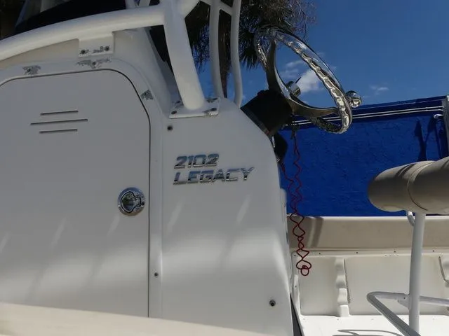 Slide: The Image of NauticStar 2102 Legacy 2016 - 8