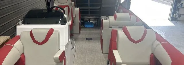 Slide: The Image of Montara 25' SURF BOSS 2.0 CW 2023 - 19