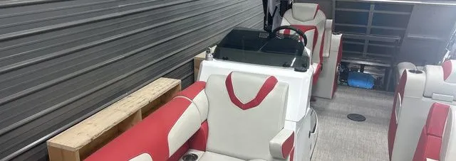 Slide: The Image of Montara 25' SURF BOSS 2.0 CW 2023 - 23