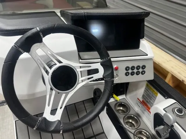 Slide: The Image of Montara 25' SURF BOSS 2.0 CW 2023 - 6