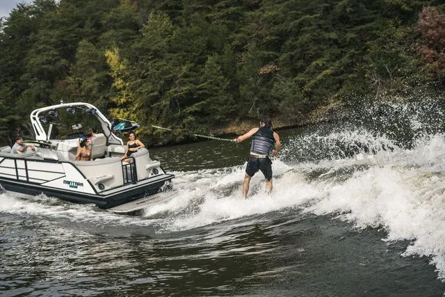 Slide: The Image of Montara 23 Surf Boss 2.0 CW 2024 - 10