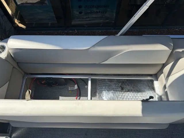 Slide: The Image of Tahoe 2385 Quad lounger 2026 - 11