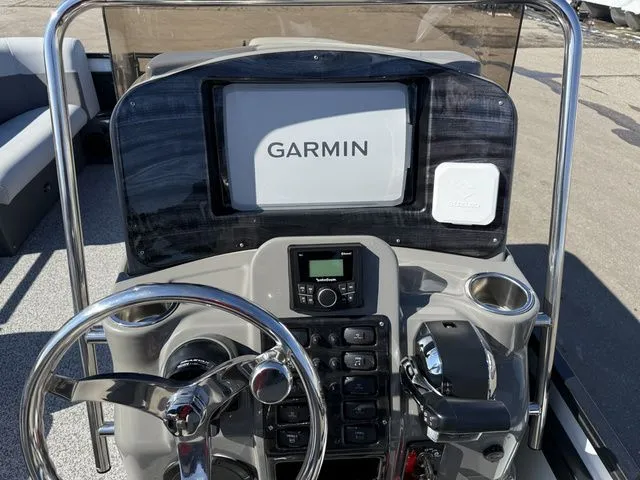 Slide: The Image of Angler Quest 8524 Family Fish PRO 2025 - 8