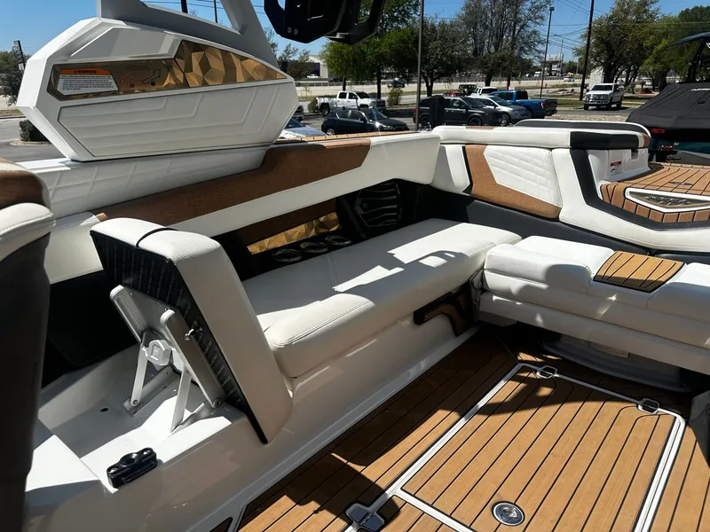 Slide: The Image of Nautique G25 2021 - 10