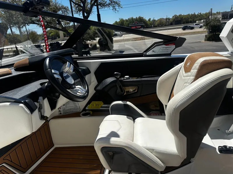 Slide: The Image of Nautique G25 2021 - 11