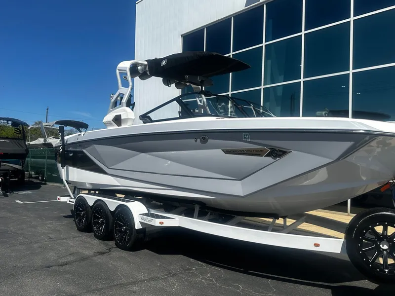 Slide: The Image of Nautique G25 2021 - 2