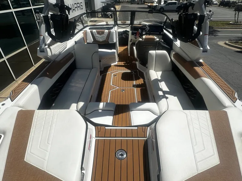 Slide: The Image of Nautique G25 2021 - 7