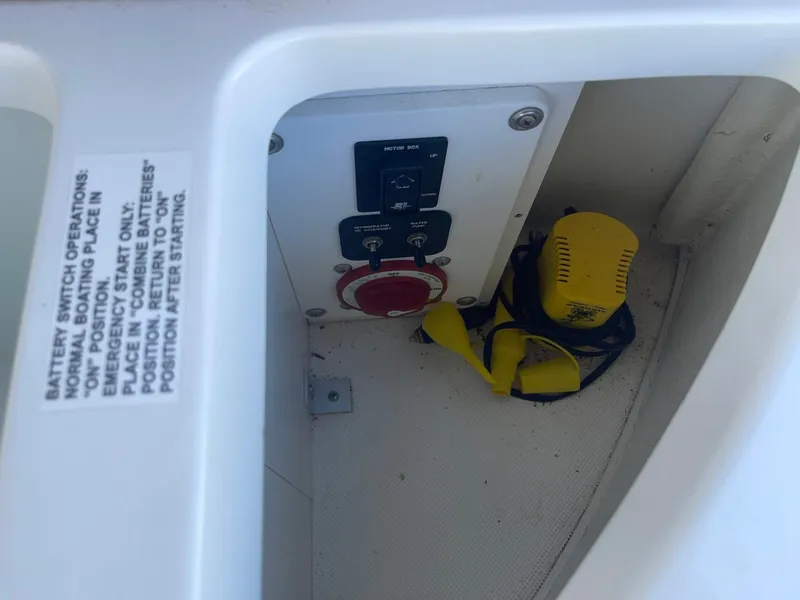 Slide: The Image of Battery switch and cables in Cobalt 24SD boat, year 2016. - 35