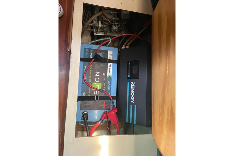 Slide: The Image of Battery compartment of Irwin 37 Mk V with Renogy and E3 Lithium batteries. - 23