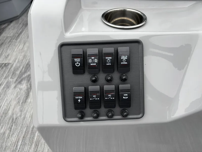 Slide: The Image of Bentley Pontoons 223 Bolt 2026 - 17