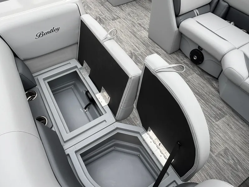 Slide: The Image of Bentley Pontoons 223 Bolt 2026 - 9