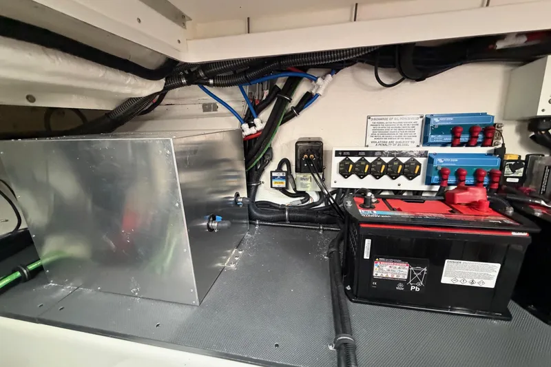 Slide: The Image of Electrical system and battery setup in 2025 Formula 380 Super Sport Crossover OB boat. - 14