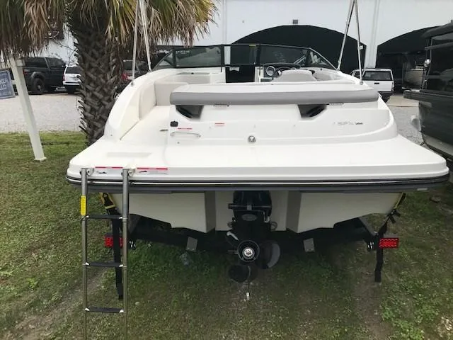 Slide: The Image of Sea Ray SPX 190 2020 - 4