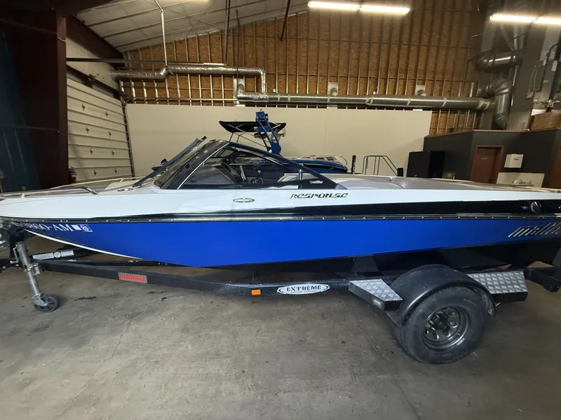 The Image of 2007 Malibu Response LXi boat in warehouse. - 1
