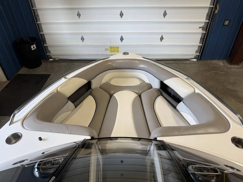 Slide: The Image of Interior view of a 2007 Malibu Response LXi boat. - 8