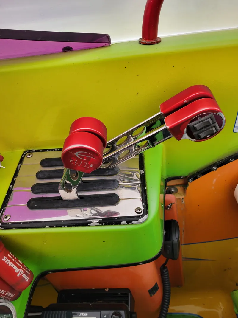 Slide: The Image of Sea Rocket 33 Catamaran 2007 - 4