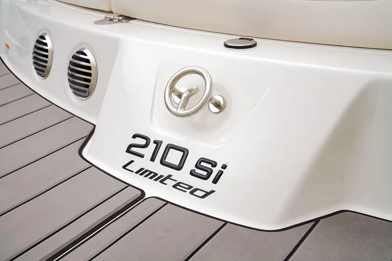 Slide: The Image of Tahoe 210 Si Limited 2024 - 25