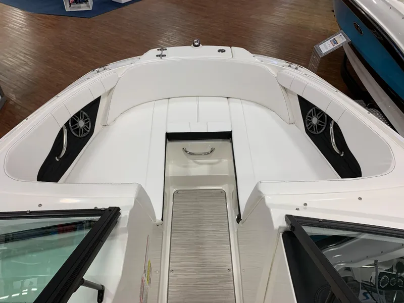 Slide: The Image of Sea Ray SPX 190 2022 - 1