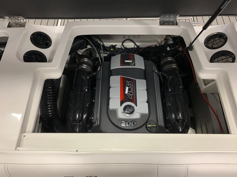 Slide: The Image of Sea Ray SPX 190 2022 - 7