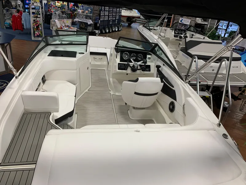 Slide: The Image of Sea Ray SPX 190 2022 - 8