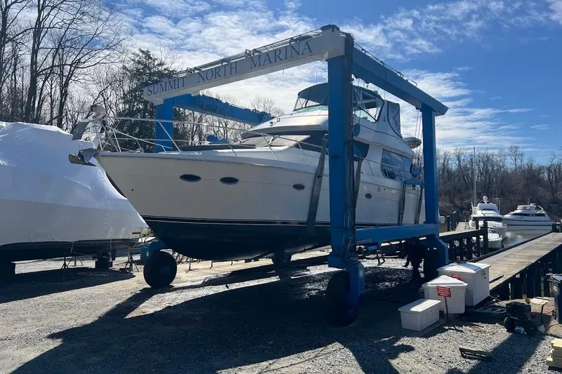 Slide: The Image of 2000 Carver 530 Voyager Pilothouse yacht at Summit North Marina. - 25