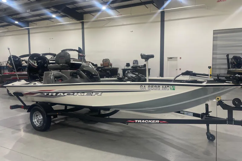 The Image of Tracker Pro Team 175 TXW 2024 - undefined