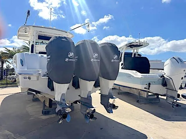 Slide: The Image of Boston Whaler 350 Outrage 2016 - 50