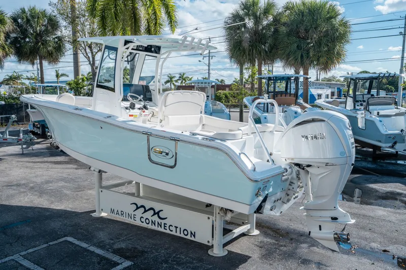 Slide: The Image of Sea Hunt Ultra 255 SE 2024 - 4