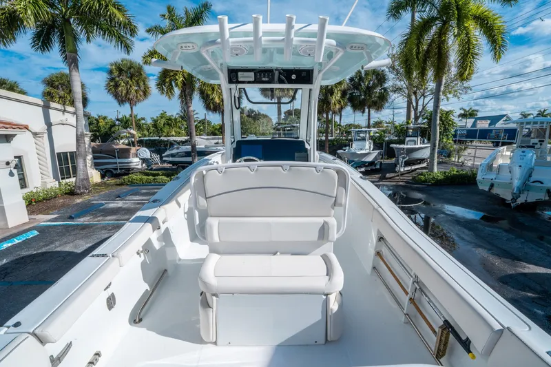 Slide: The Image of Sea Hunt Ultra 255 SE 2024 - 9