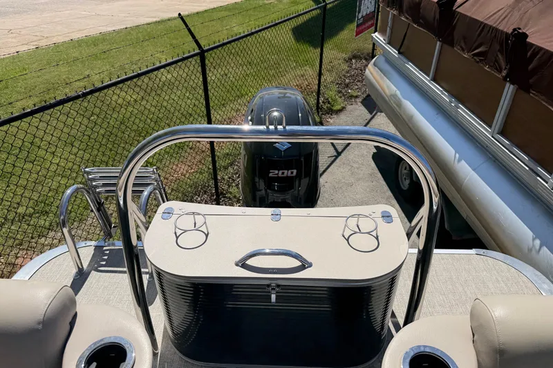 Slide: The Image of 2020 Avalon Catalina Quad Lounge 25' pontoon boat with powerful 200 HP engine. - 10