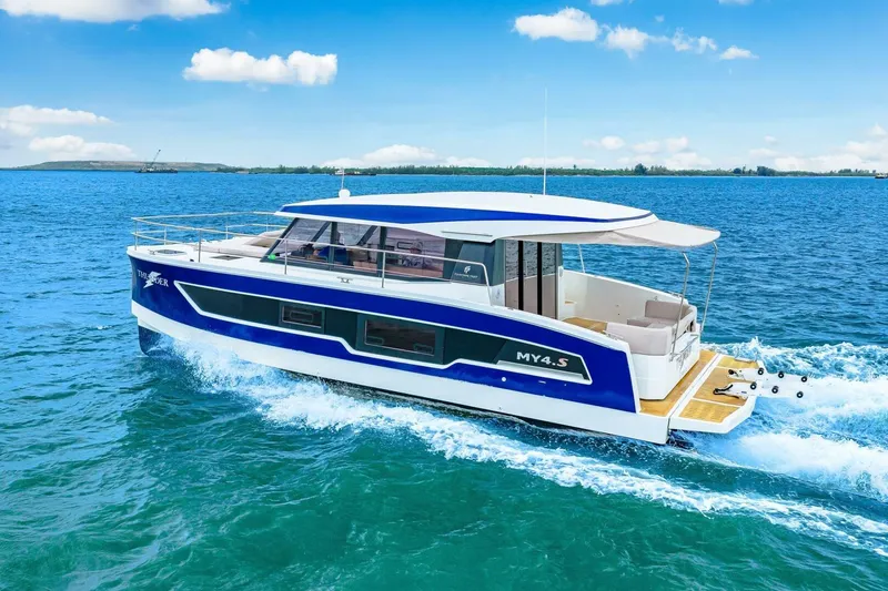 Slide: The Image of 2021 Fountaine Pajot MY4.S yacht cruising on blue ocean under clear sky. - 104
