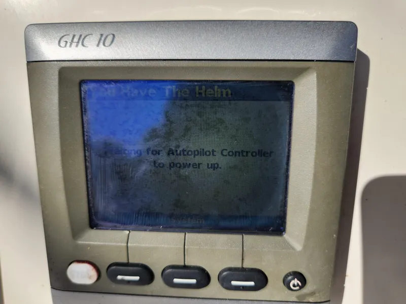 Slide: The Image of GHC 10 autopilot display on 2004 Pursuit 2470 Center Console boat. - 10