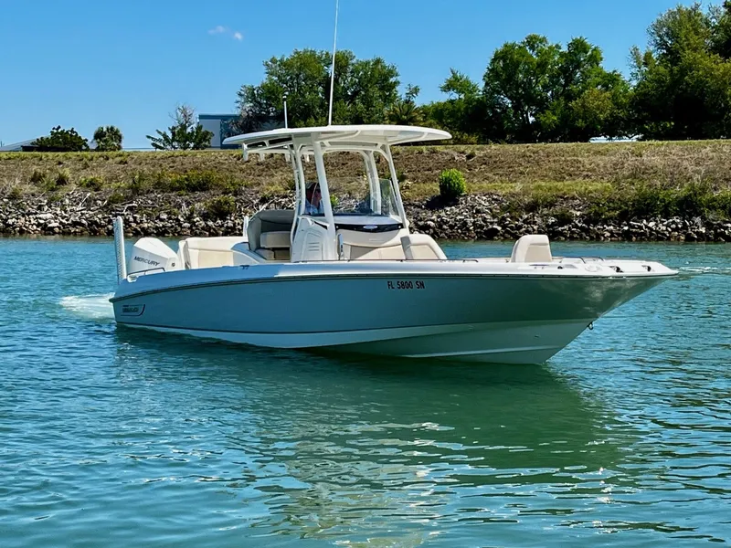 Slide: The Image of Boston Whaler 270 Dauntless 2020 - 1