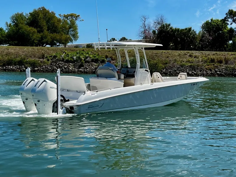 Slide: The Image of Boston Whaler 270 Dauntless 2020 - 13